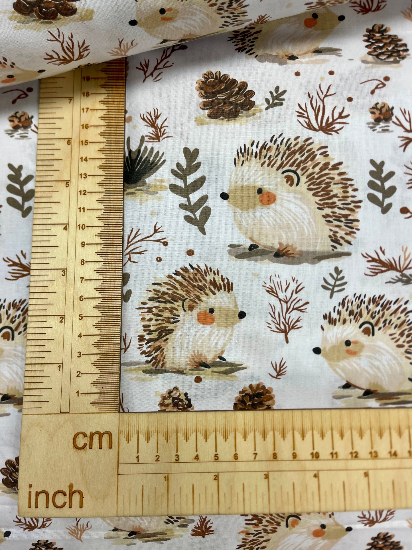 100% Kokvilnas audums - eži 125 g/m²