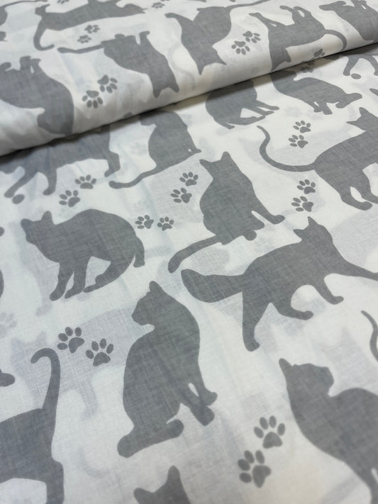 100% Kokvilnas audums - pelēki kaķi 125 g/m²