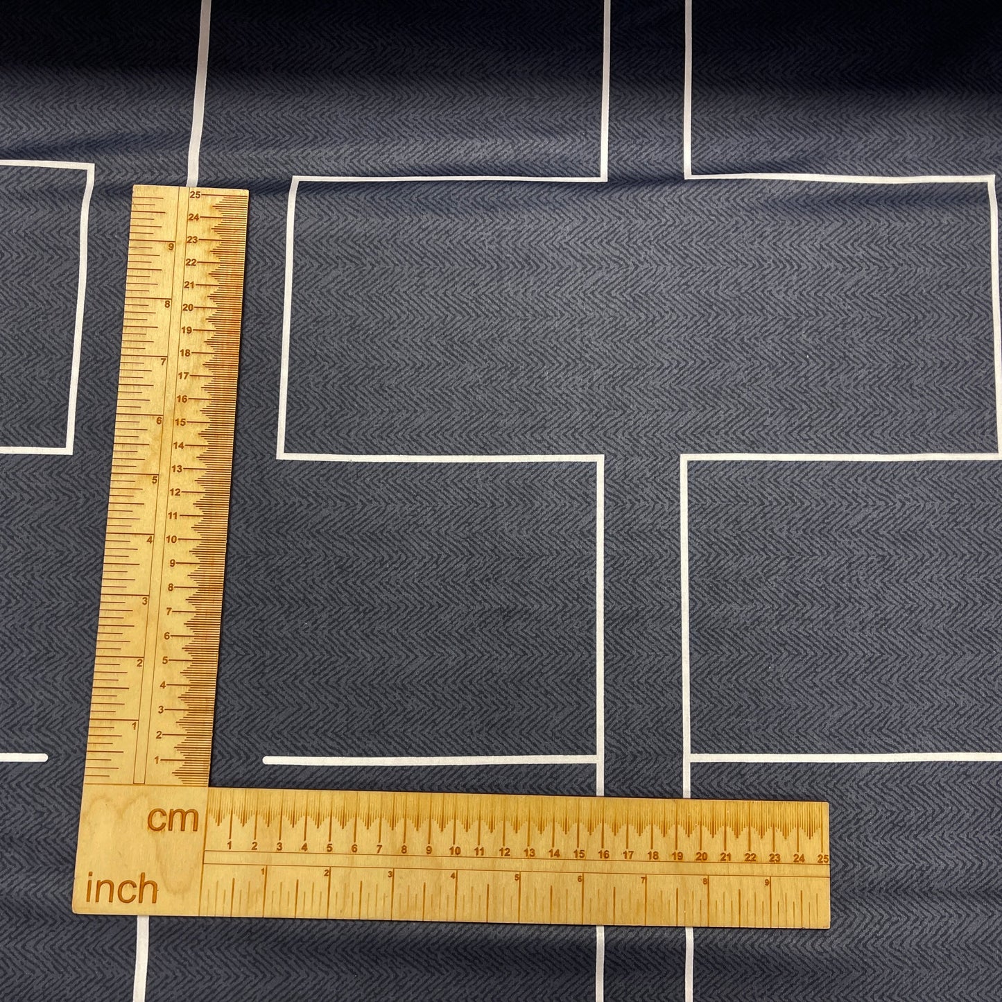 100 % satin de coton - motif géométrique 220 cm 125 g/m²
