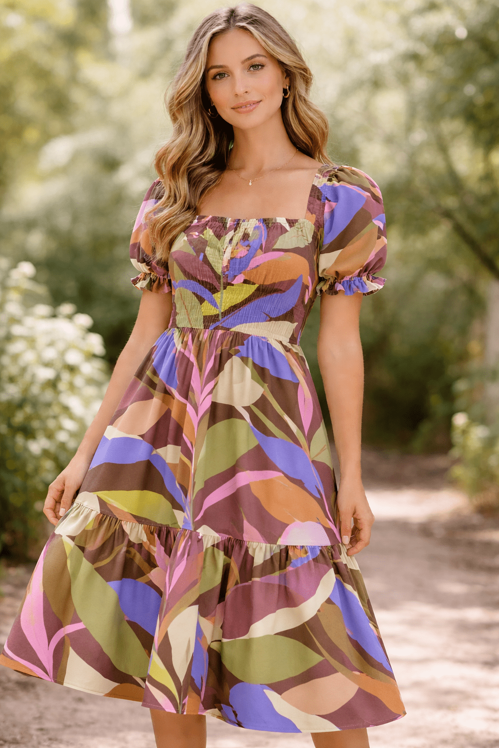 Attēls ar 100% Viskozes audums - košās tropu lapas 125 g/m² – pieejams Šarlotes audumi