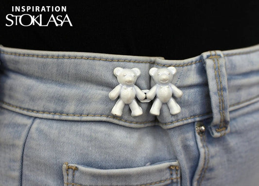 Attēls ar Dekoratīva sprādze– lāča dizains 20×40 mm – pieejams Šarlotes audumi