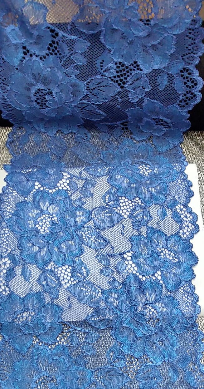Image avec dentelle élastique 18 cm bleu foncé – disponible chez Šarlotes audumi