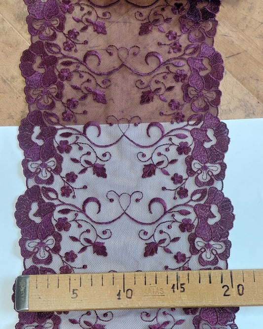 Attēls ar Izšūta mežģīne 20 cm-purpura tonī – pieejams internetā Šarlotes audumi