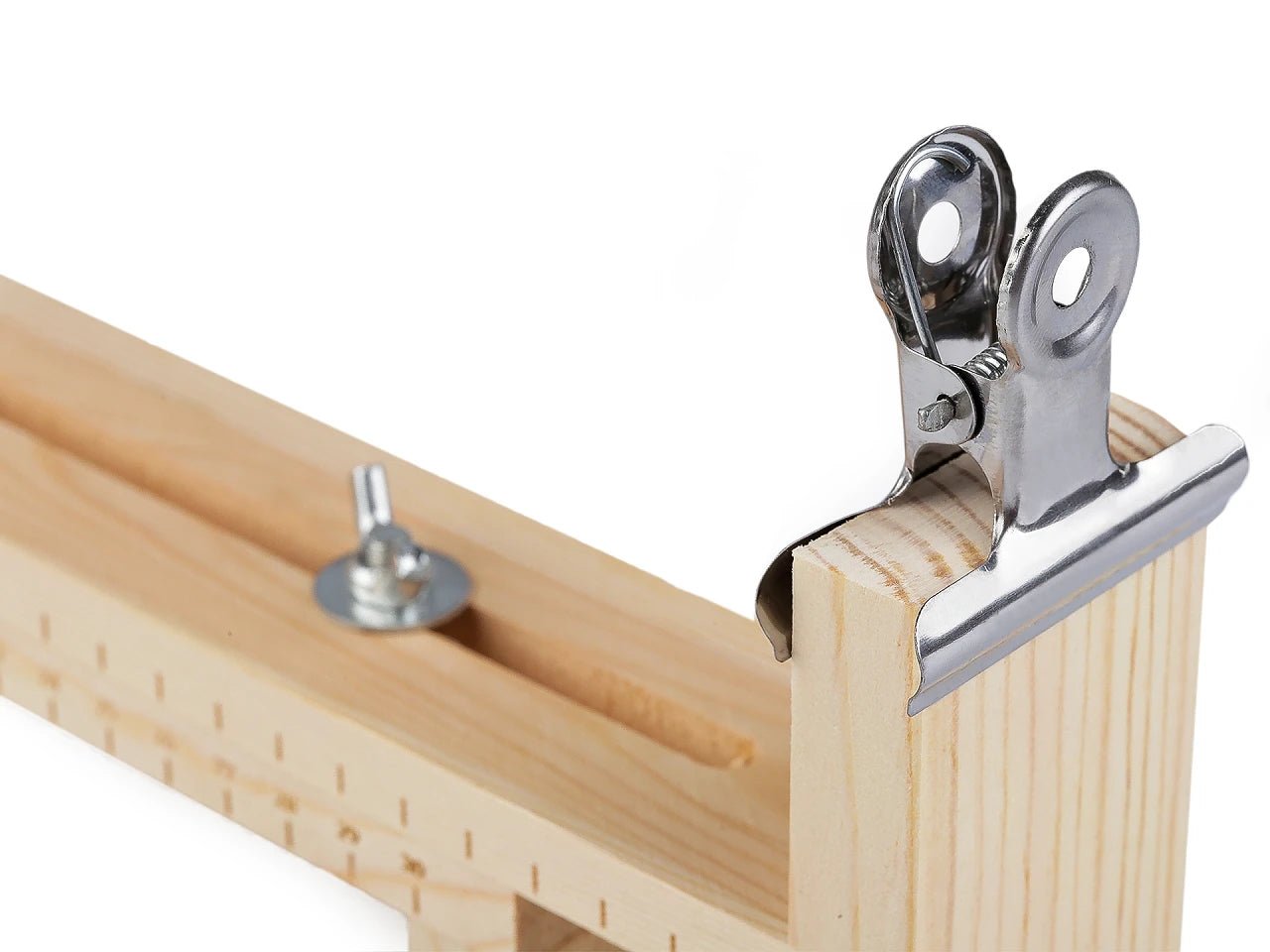 Attēls ar Koka stelles aproču aušanai – pieejams Šarlotes audumi