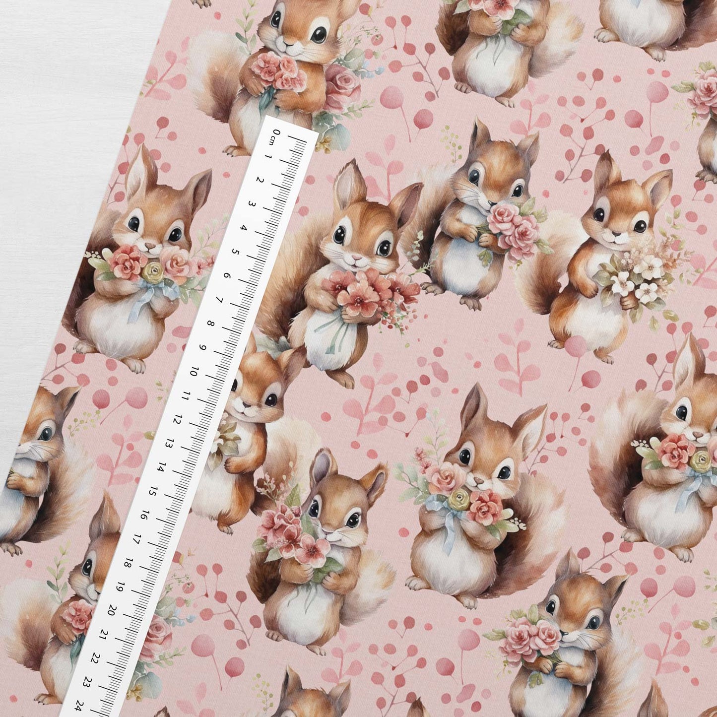 Kokvilnas cilpiņtrikotāža - vāverēns ar ziediem 250 g/m²