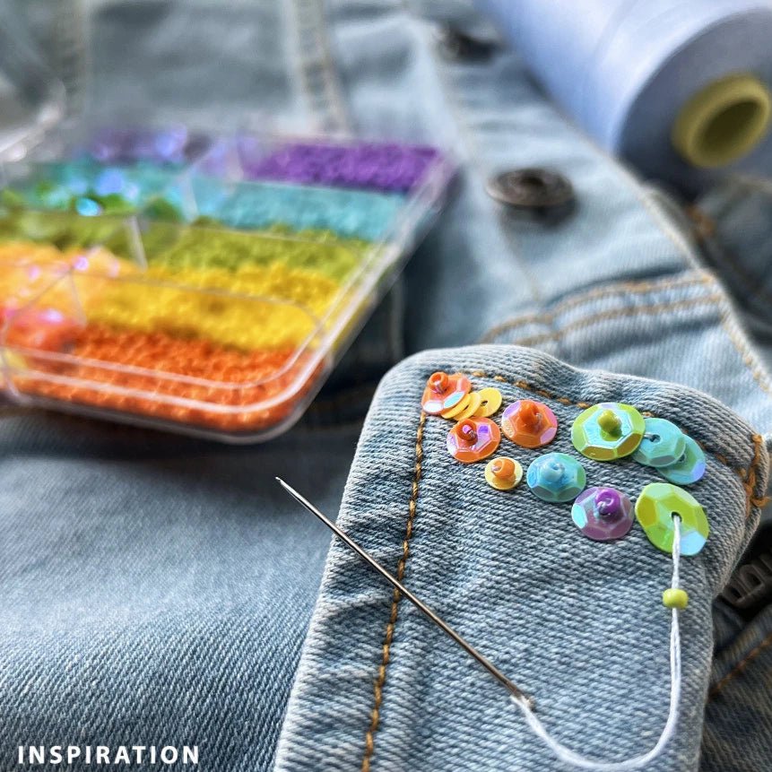 Pērlīšu un fliteru komplekts plastmasas kastītē (12.3 × 6.3 × 1.3 cm)