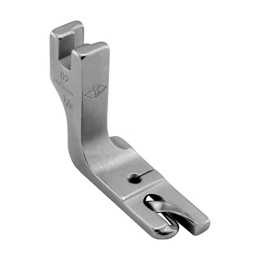 Attēls ar Rūpniecisko šujmašīnu pēdiņa - malu atlocīšanai, dubultā, 3.2 mm – pieejams Šarlotes audumi