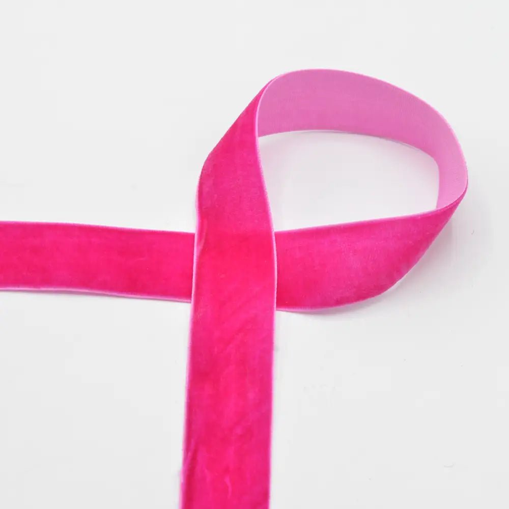 Attēls ar Samta lente 25 mm - fuksija – pieejams Šarlotes audumi