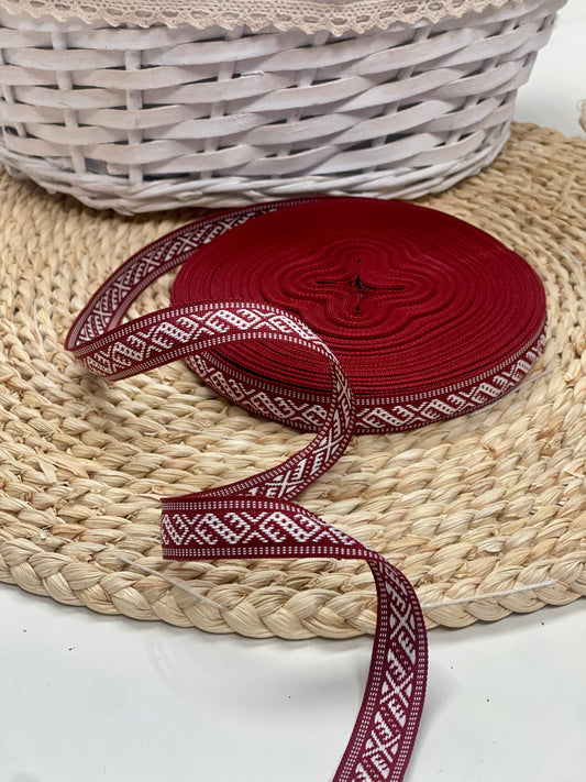 Tautiskā lente, josta 15mm - bordo ar baltu rakstu - LV