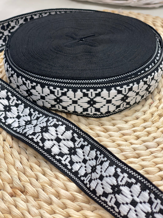 Tautiskā lente, josta 36mm - melna - LV