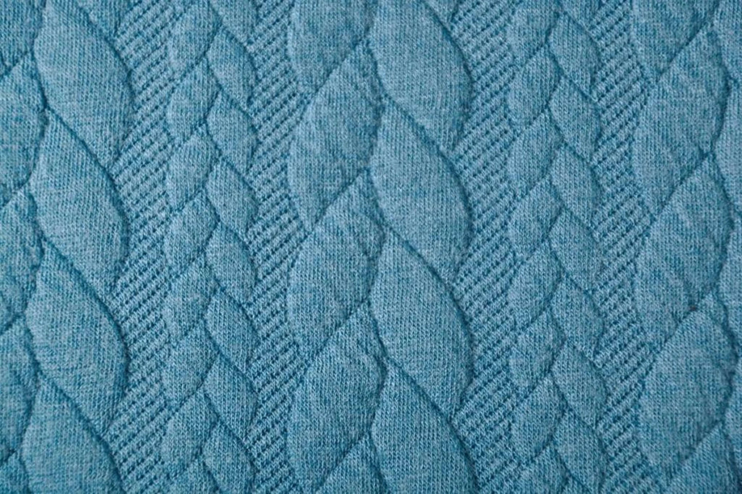 Attēls ar Trikotāžas audums ar adījuma rakstu - zilas pīnes 340 g/m² – pieejams Šarlotes audumi