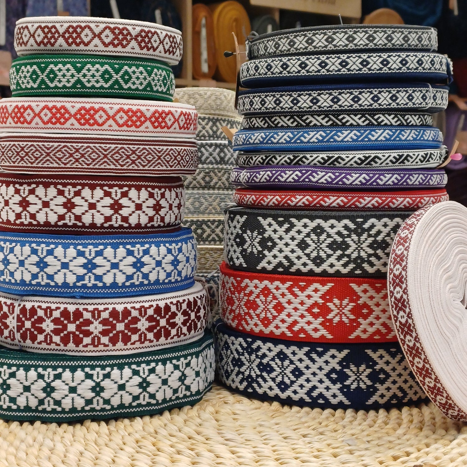 National ribbons, belts