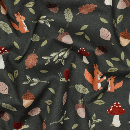 Premium 100% Baumwollstoff – Herbstmotiv auf Dunkelgrün