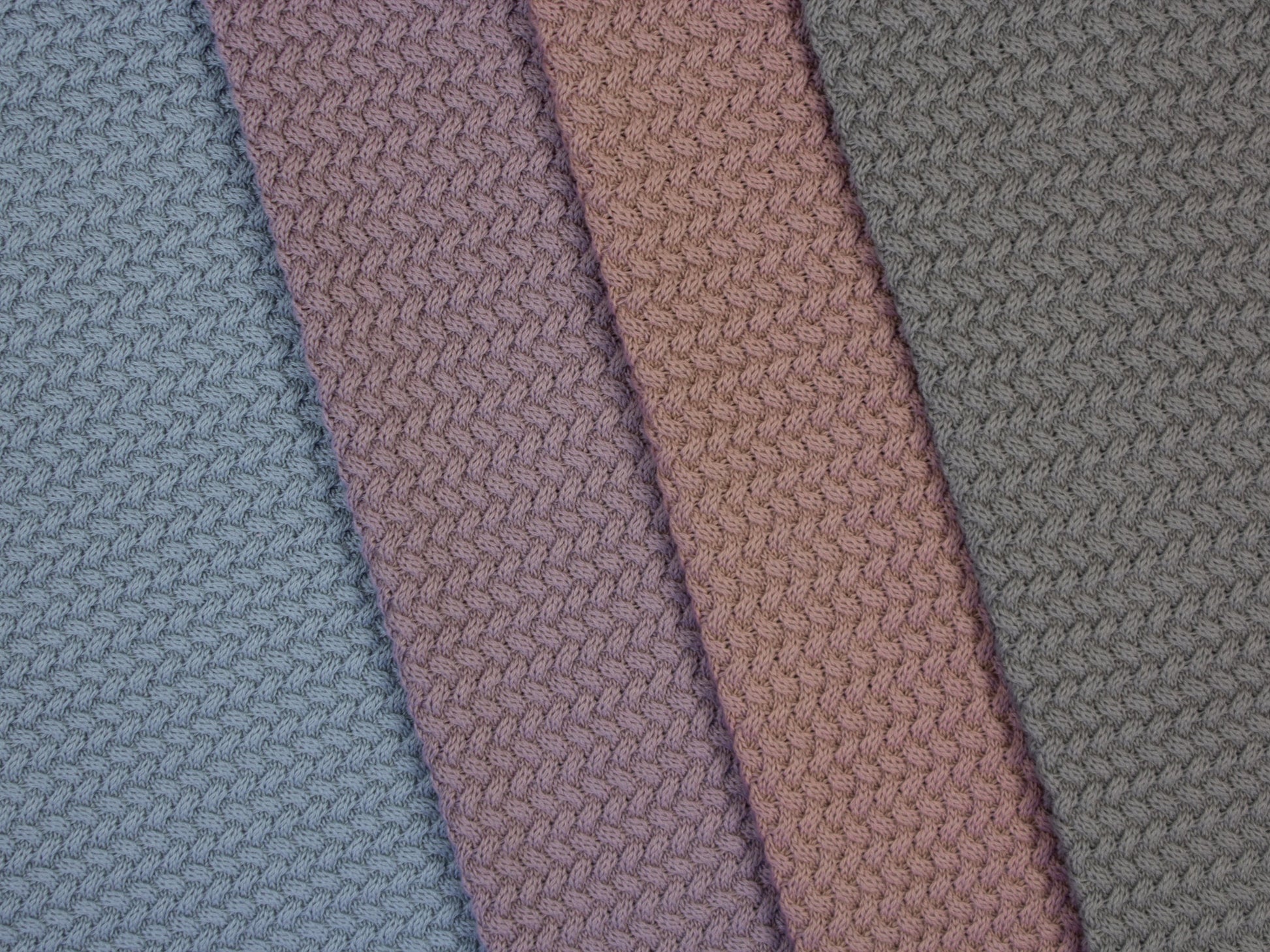 Attēls ar 100% kokvilnas adījums - tumši pelēks 525 g/m² – pieejams Šarlotes audumi