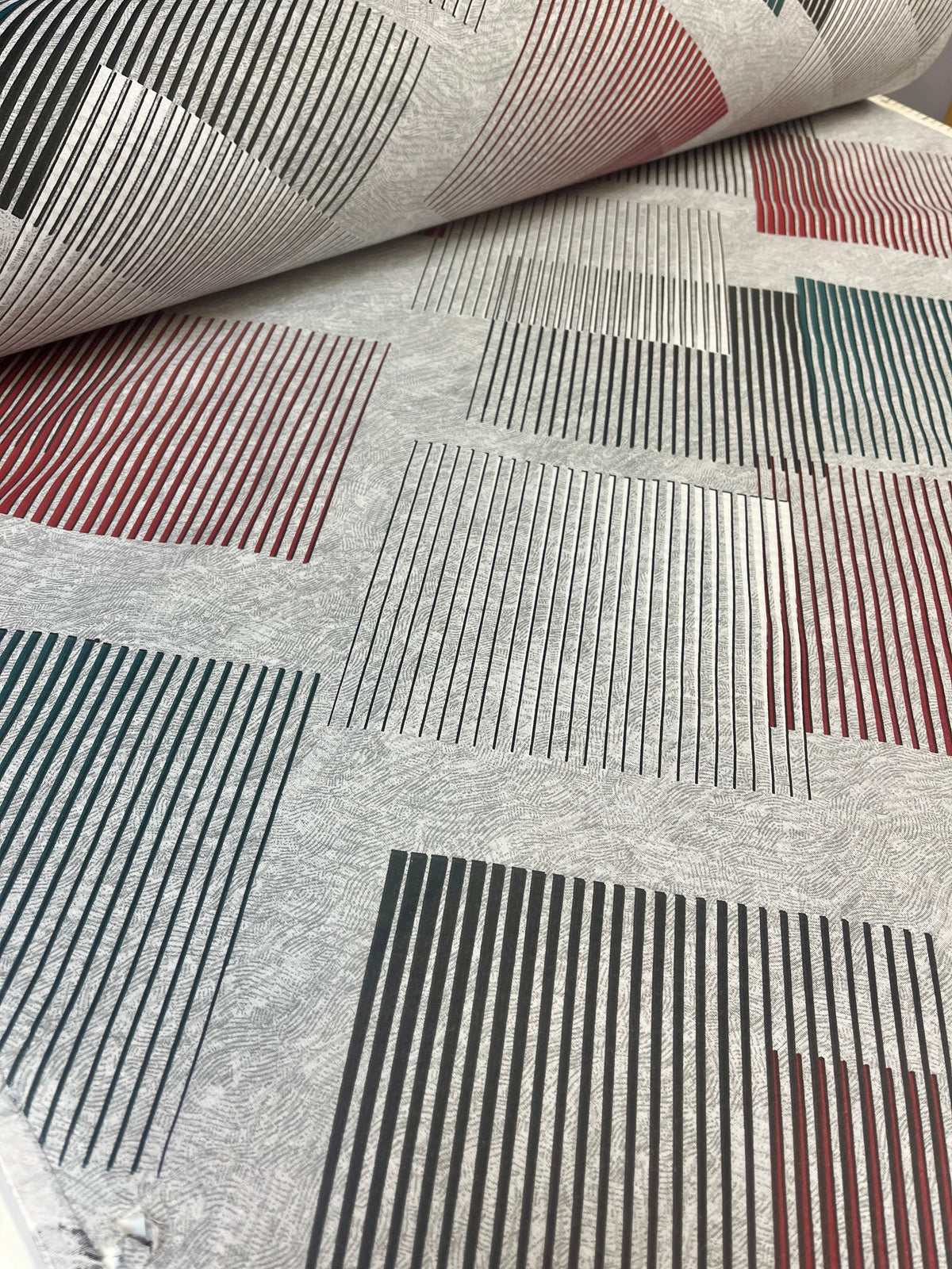 Bild mit 100 % Baumwollstoff, kariertem Linienmuster, 220 cm – online erhältlich bei Šarlotes audumi