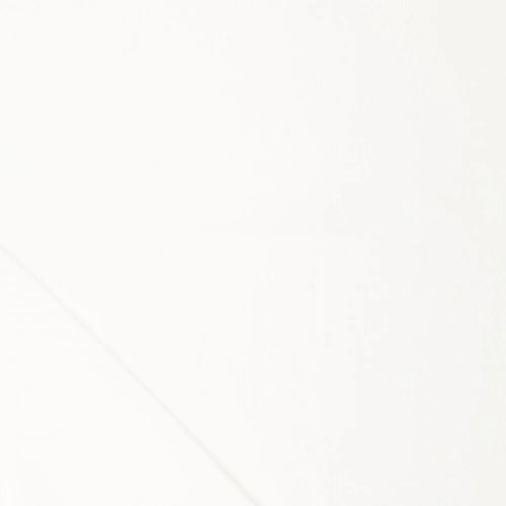 Image d’un tissu 100 % coton lavé | Washed - blanc lait 85 g/m² – disponible chez Šarlotes audumi