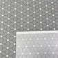 Attēls ar 100% Kokvilnas audums - pelēks ģeometrisks raksts 125 g/m² – pieejams Šarlotes audumi