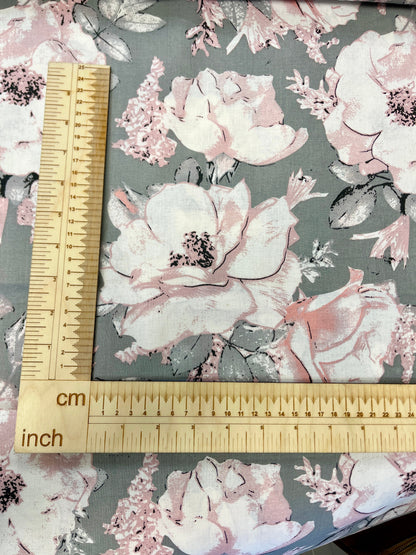 Tissu 100 % coton - pivoines sur fond gris 125 g/m²