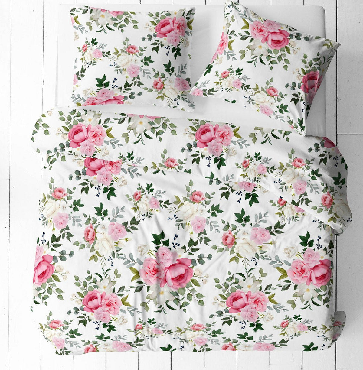 Bild eines 100 % Baumwollstoffs mit rosa Rosen – online erhältlich bei Šarlotes audumi