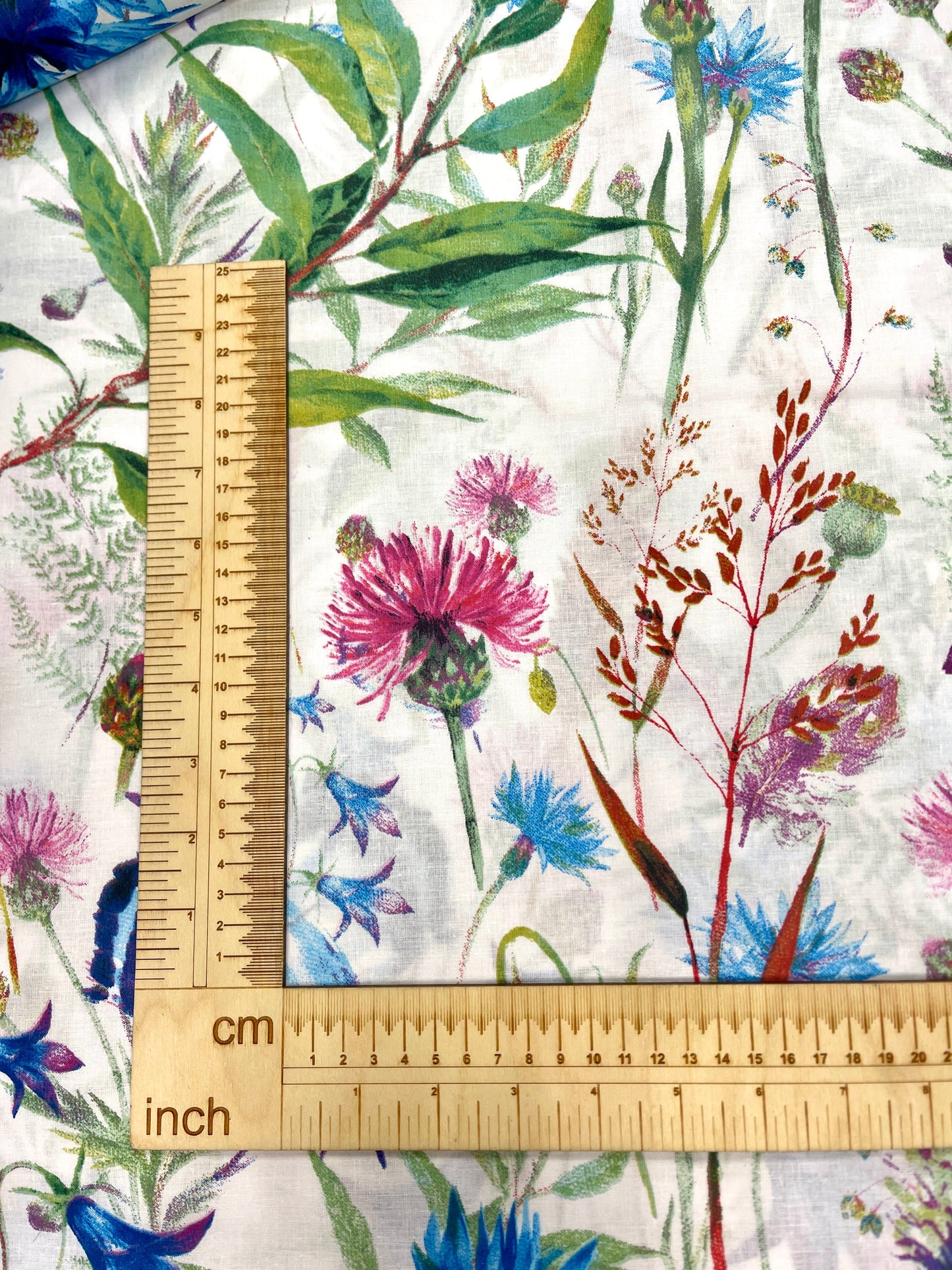 Attēls ar 100% Kokvilnas audums - rudzupuķes 125 g/m² – pieejams Šarlotes audumi