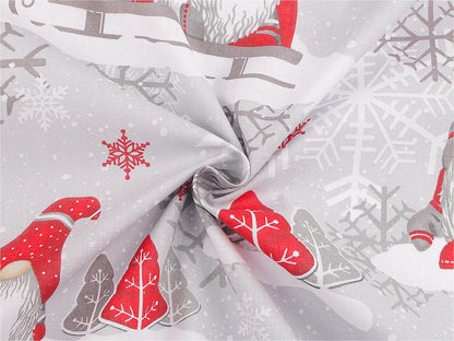 Attēls ar 100% Kokvilnas audums-rūķi ar sarkanu cepuri – pieejams internetā Šarlotes audumi