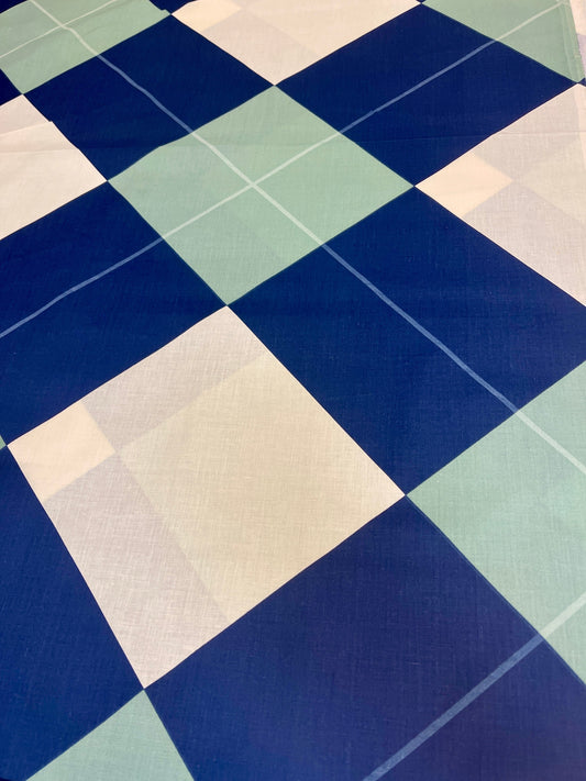 Attēls ar 100% Kokvilnas audums - rūtis 220cm 146 g/m² – pieejams Šarlotes audumi