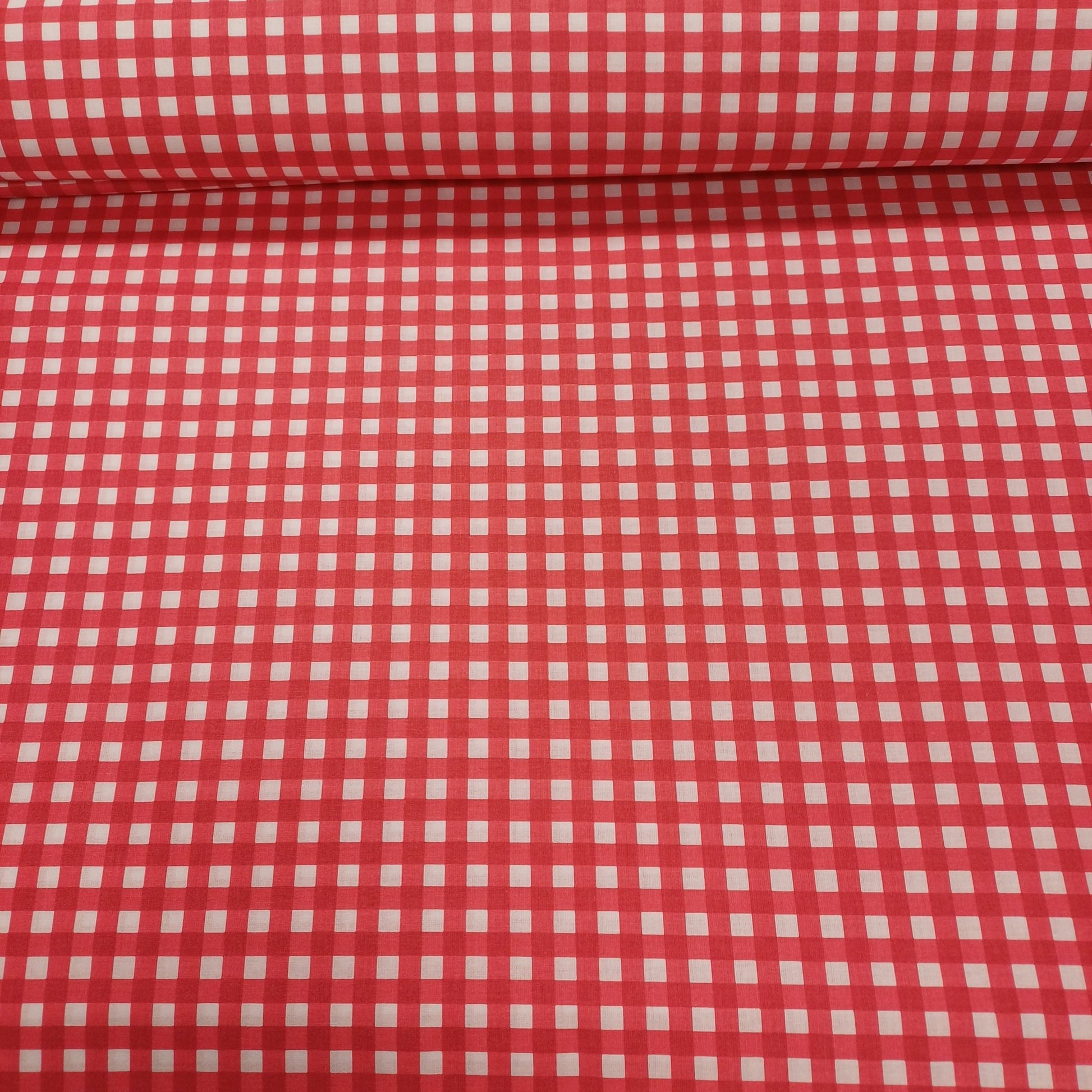 100% Kokvilnas audums - sarkanas rūtis 130 g/m²