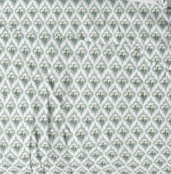 Bild eines 100% Baumwollstoffs mit Blumenmuster, 125 g/m² – erhältlich bei Šarlotes audumi