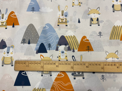 100% Cotton fabric - animals in the mountains 125 g/m²