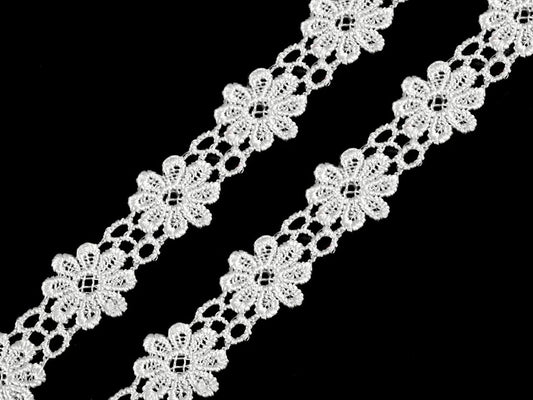 Attēls ar 100% Kokvilnas mežģīne, lente 2cm - balta margrietiņa – pieejams Šarlotes audumi