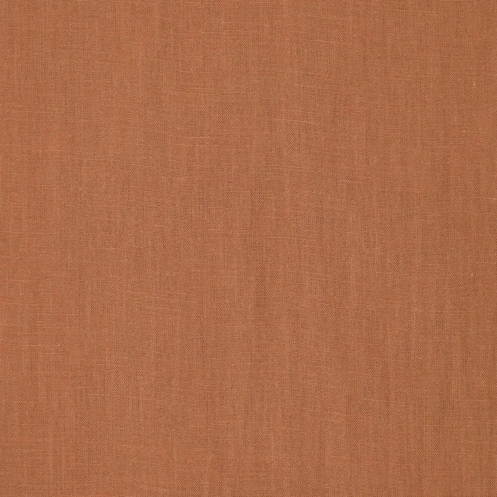 Image de tissu en lin assoupli 100 % couleur cognac, 165 g/m² – disponible chez Šarlotes audumi