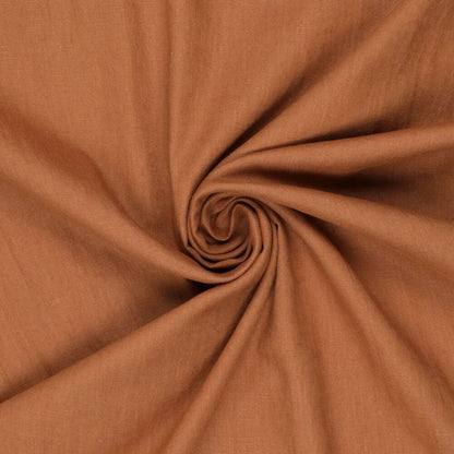 Image de tissu en lin adouci cognac 100% 165 g/m² – disponible chez Šarlotes audumi