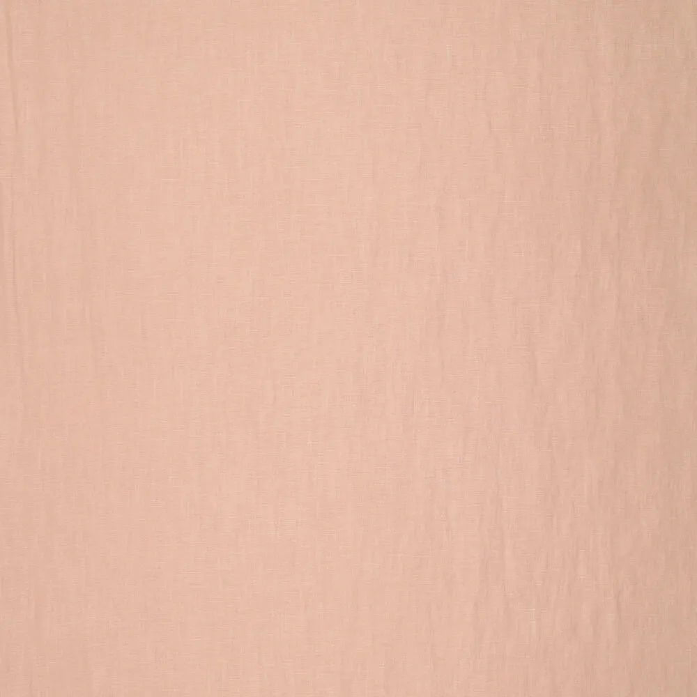 Image de tissu de lin assoupli 100 % - ton sable rosé 165 g/m² – disponible chez Šarlotes audumi