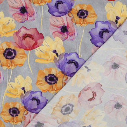 Image avec tissu 100 % viscose - coquelicots colorés sur fond gris 135 g/m² – disponible chez Charlotte Audumi