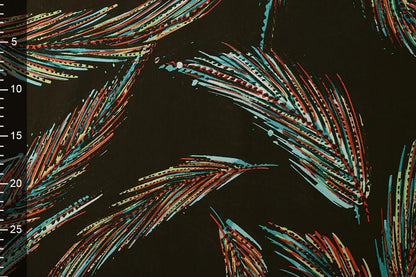 Tissu 100 % viscose - motif de plumes colorées 95 g/m²