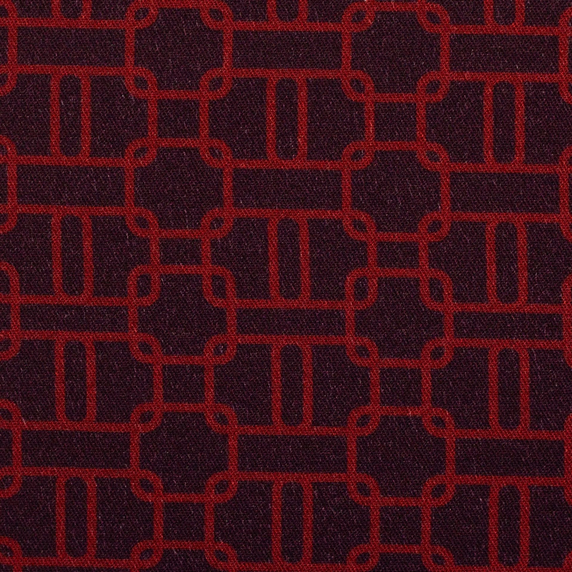 Image avec tissu 100 % viscose à motif de chaînes rouge, 135 g/m² – disponible en ligne chez Šarlotes audumi