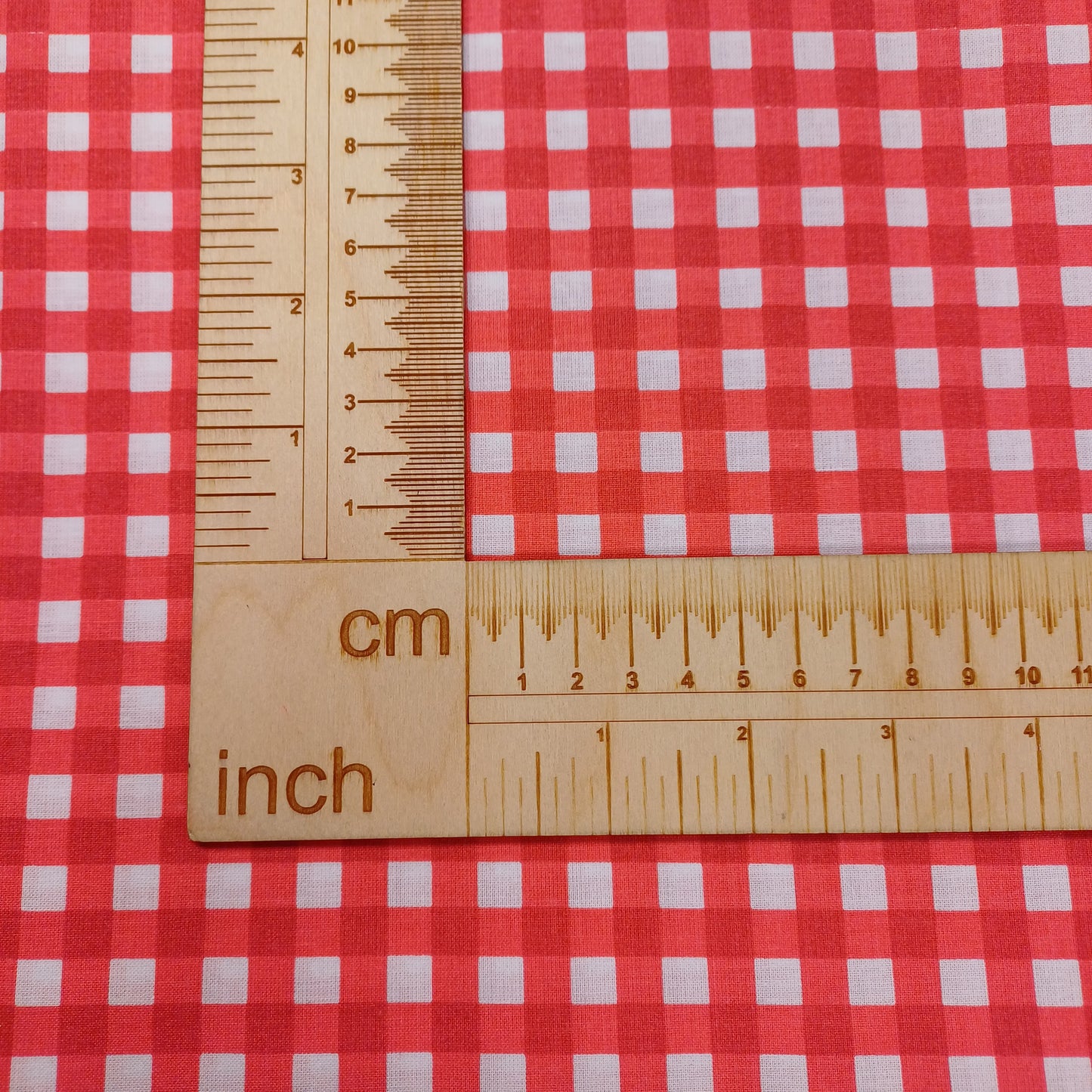 100% Cotton fabric - red checks 130 g/m²
