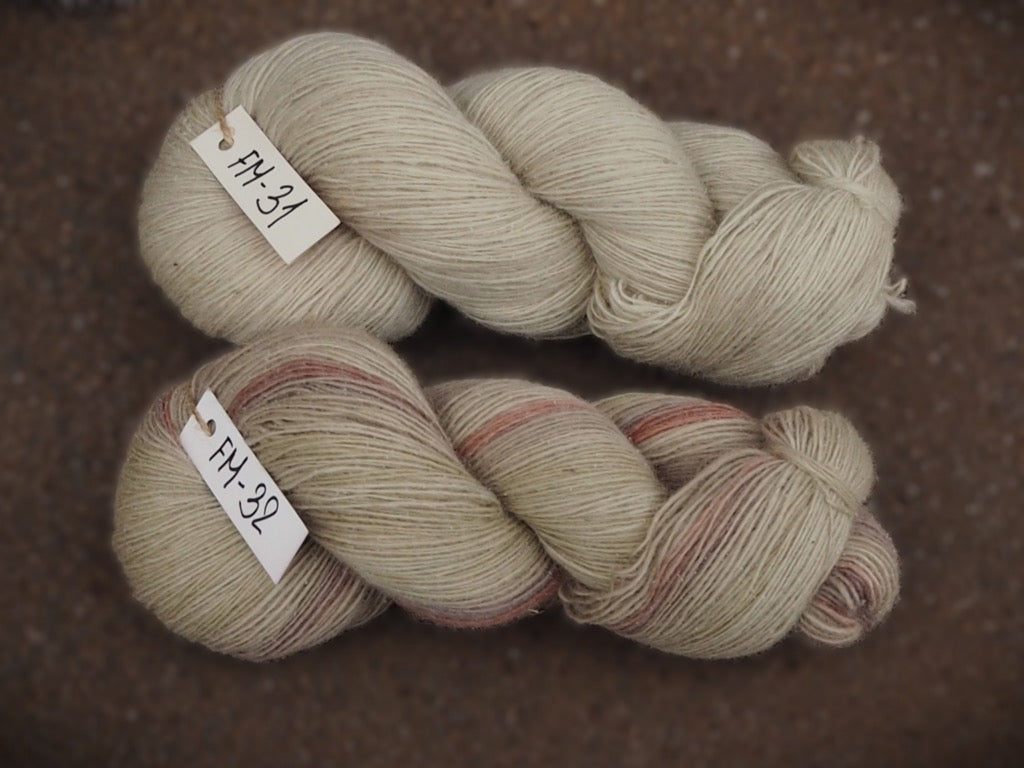 Siūlai Pāces vilnas fabrika 100% Merino- 100 g / 470 m