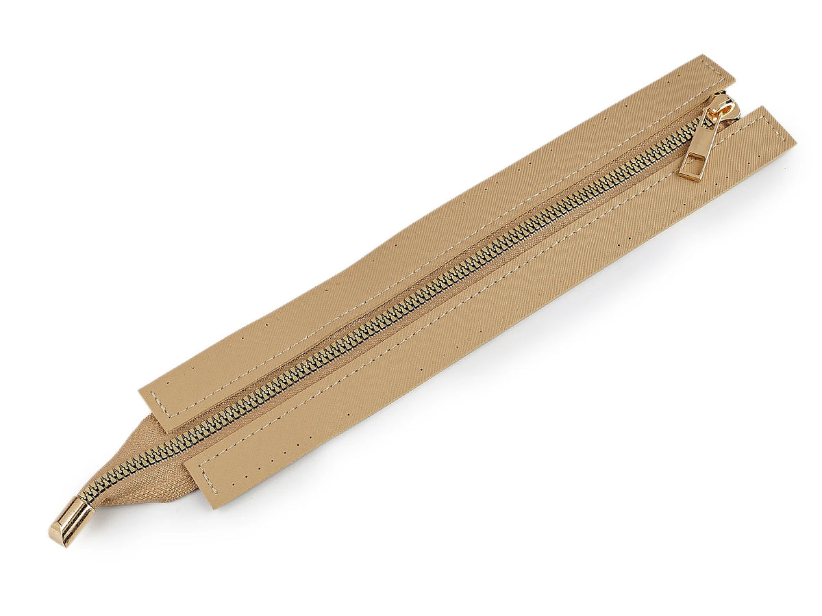 Taschenreißverschluss mit Kunstlederblende – beige