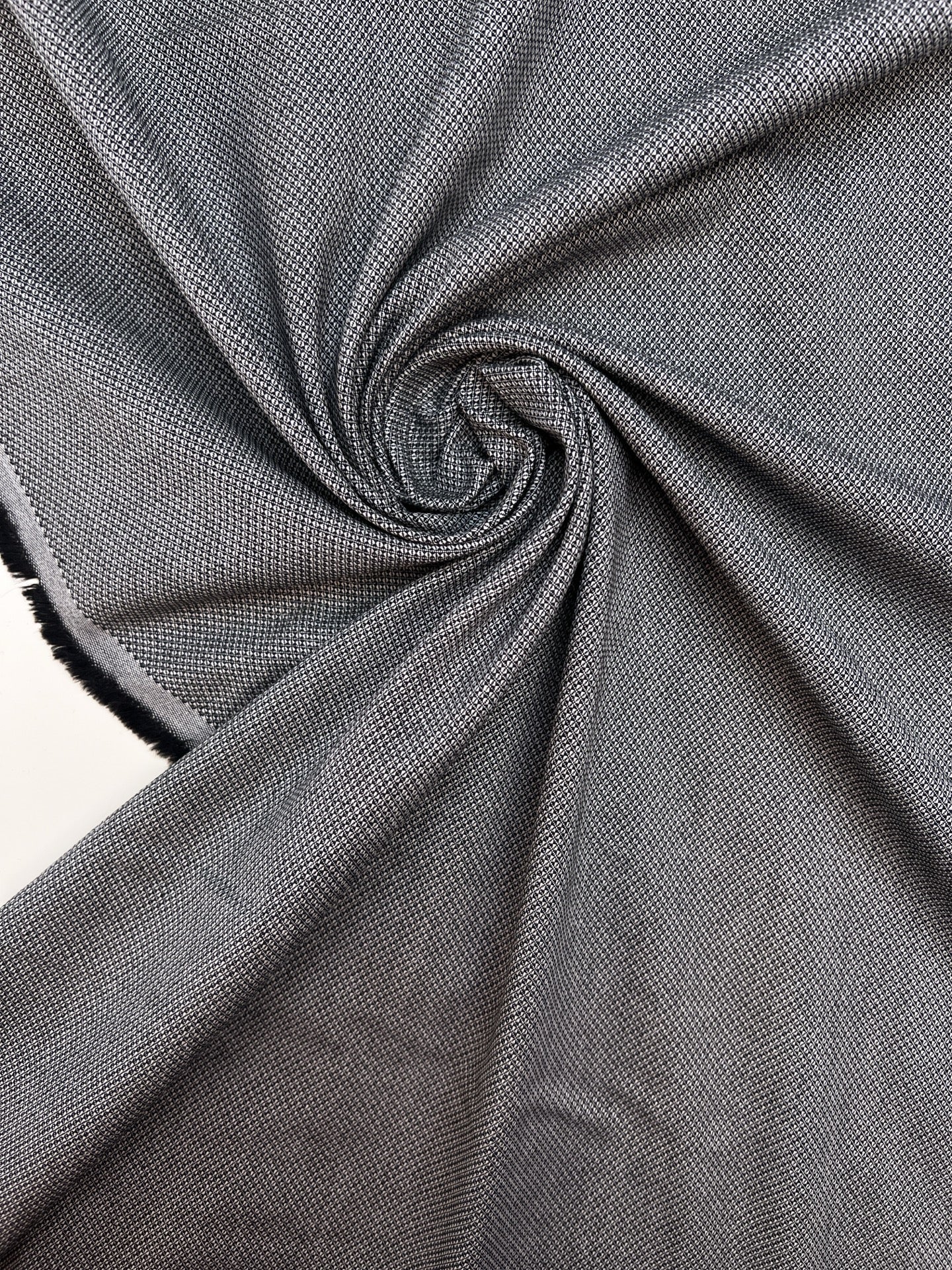 Tissu en coton jacquard avec élasthanne, gris – Italie