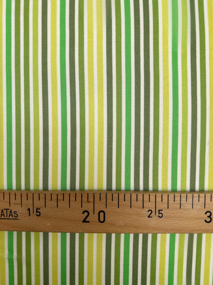 Tissu crêpe 100 % soie d’Italie - rayures vertes 55 g/m²