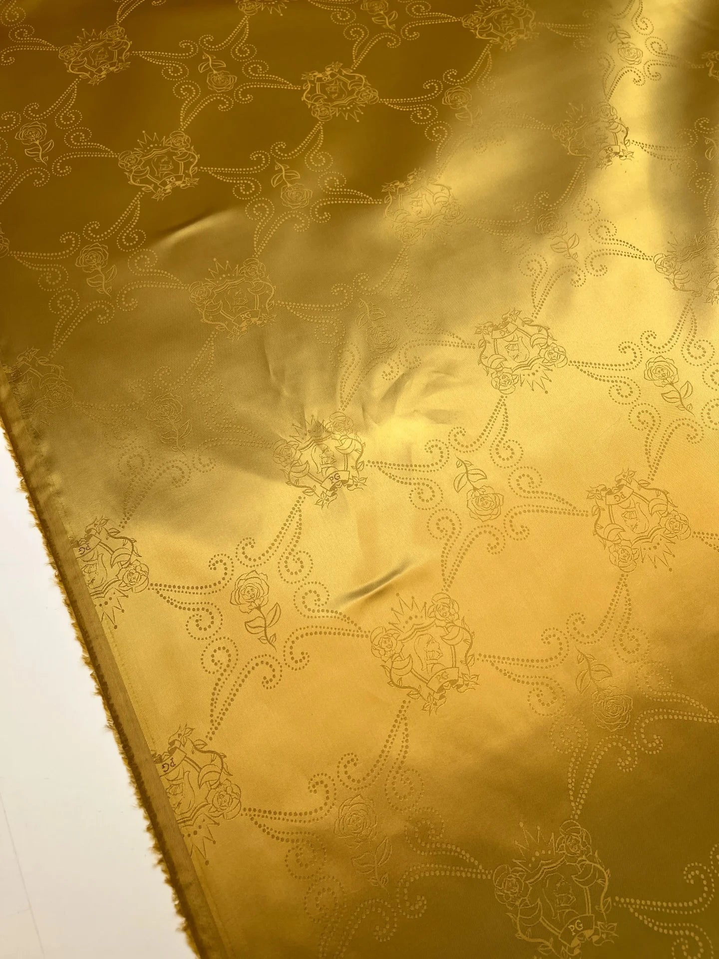 Italienischer Viskose-Jacquardstoff in Goldton – 100 g/m²