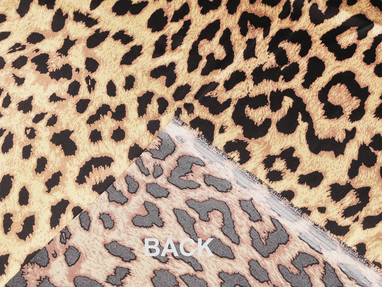 Satīns-leopards
