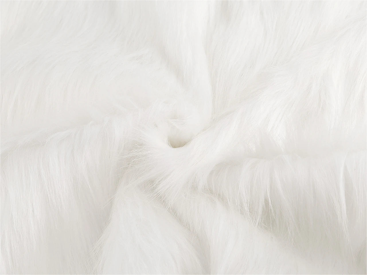 Mākslīgā kažokāda-balta 385 g/m²