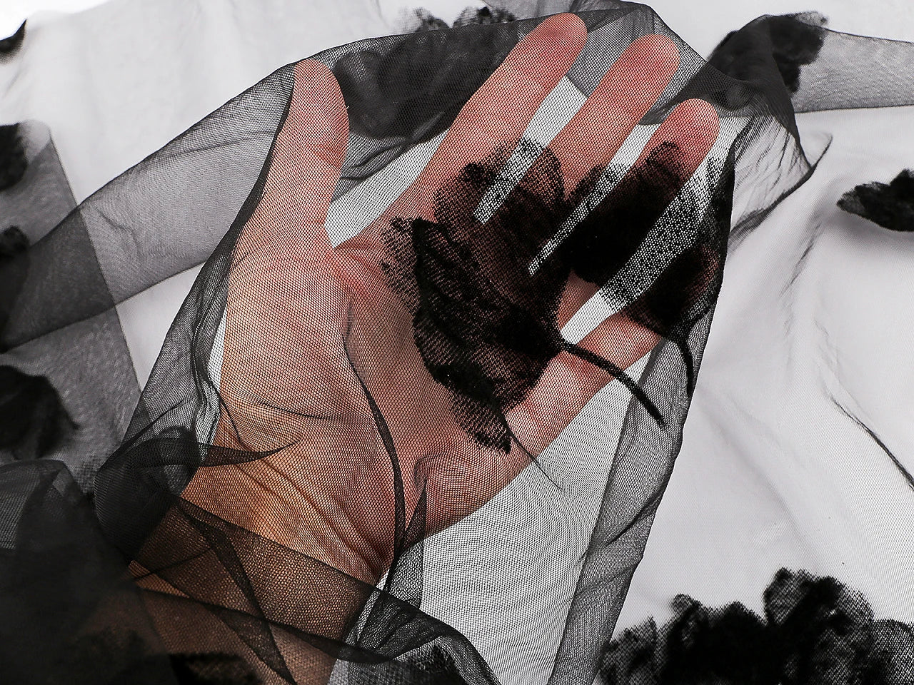 Izšūts tills ar ginko 29 g/m²