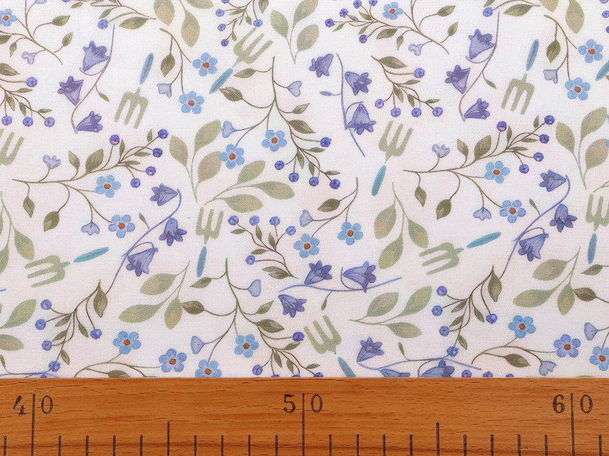Premium dünner 100% Baumwollstoff - blaue Blumen