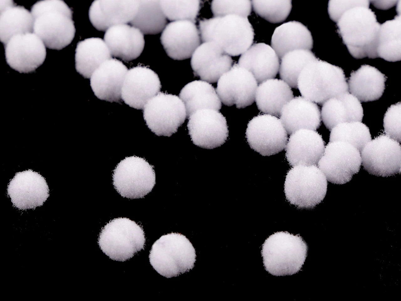 Mini pompons Ø4 mm | White | Pack of 2000 pieces | assorted shades