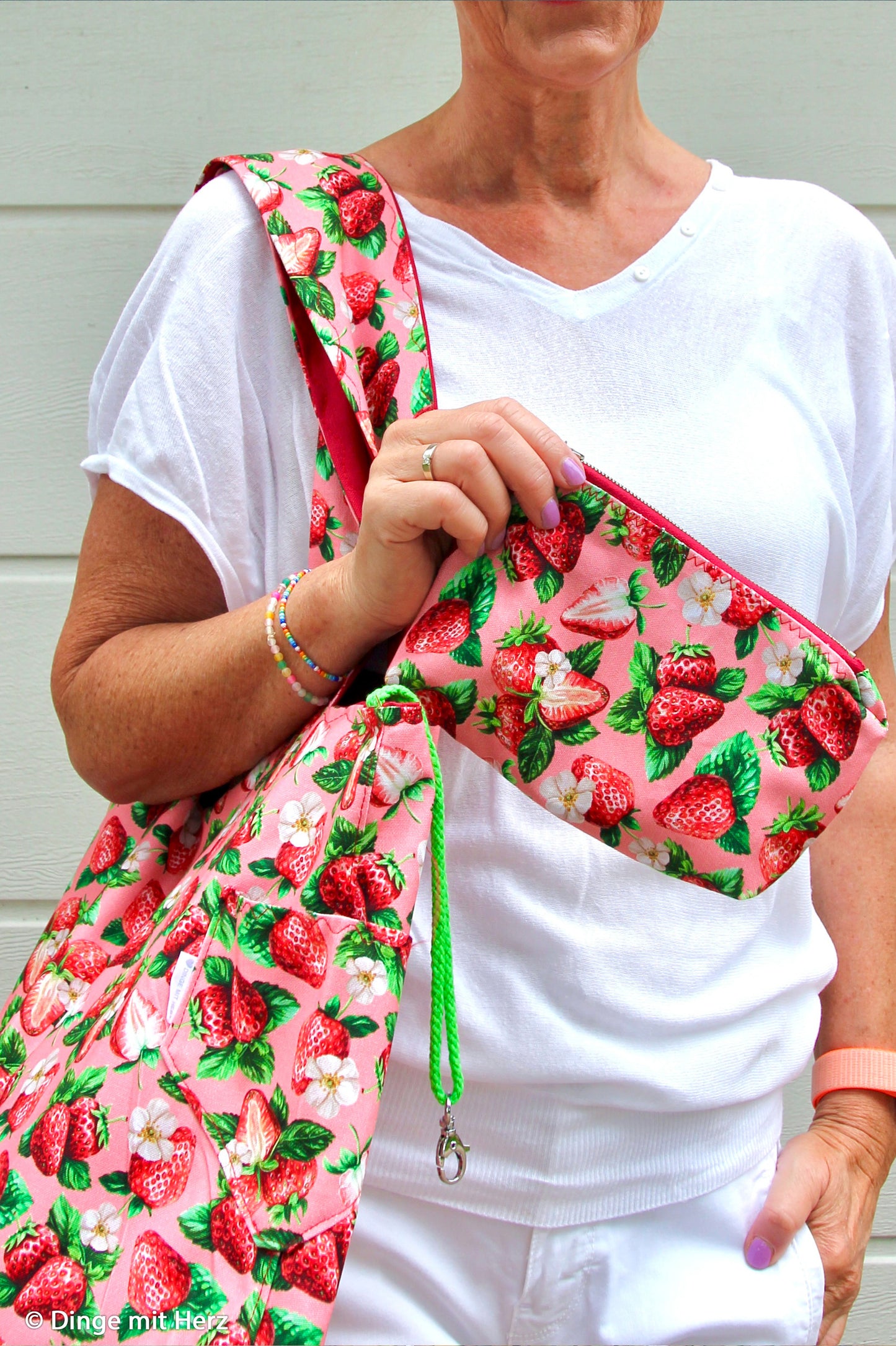 Kanvas audums-zemenes 200 g/m²