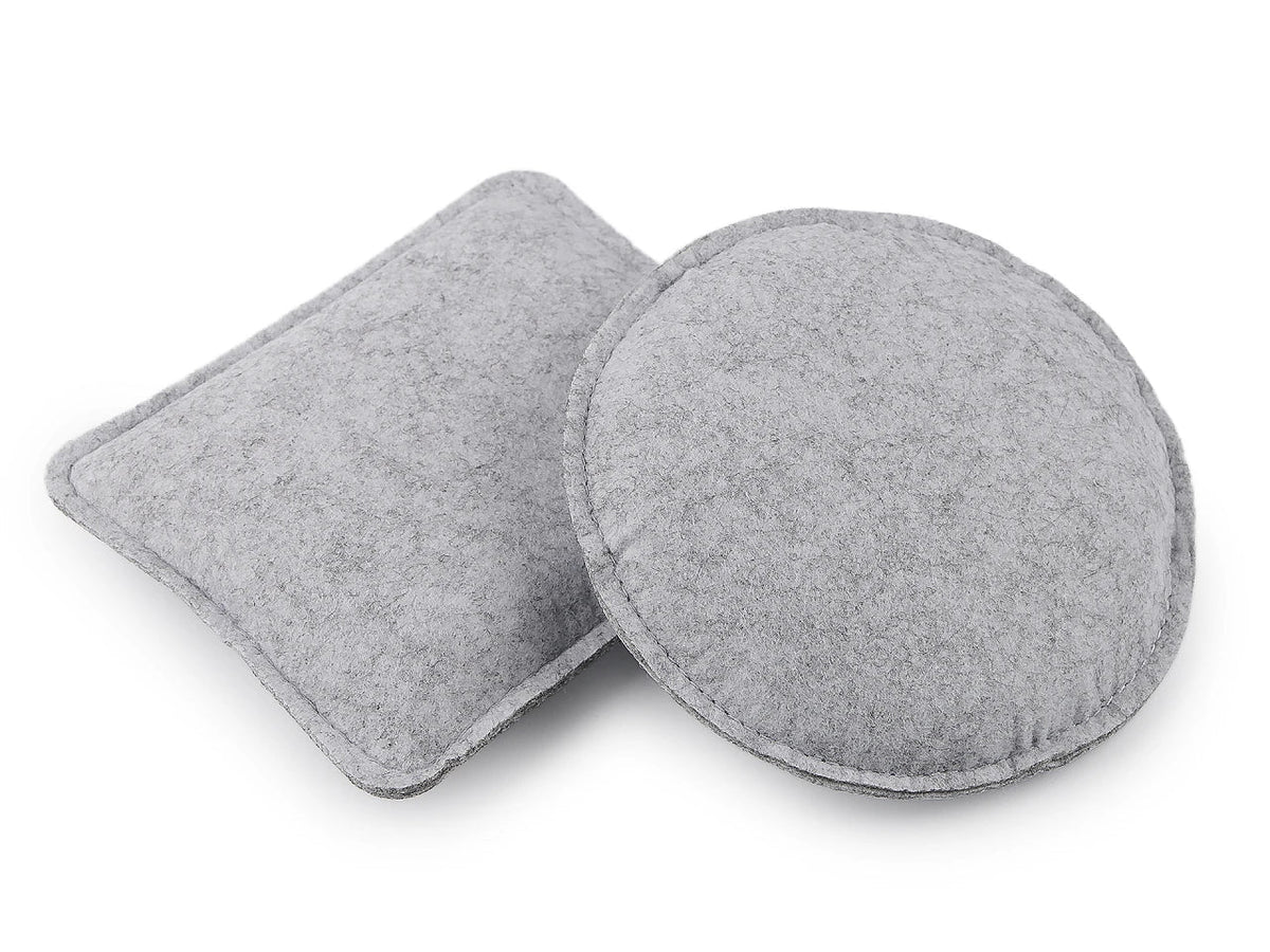 Bild mit Filzunterlage Felting Pad – erhältlich bei Šarlotes audumi