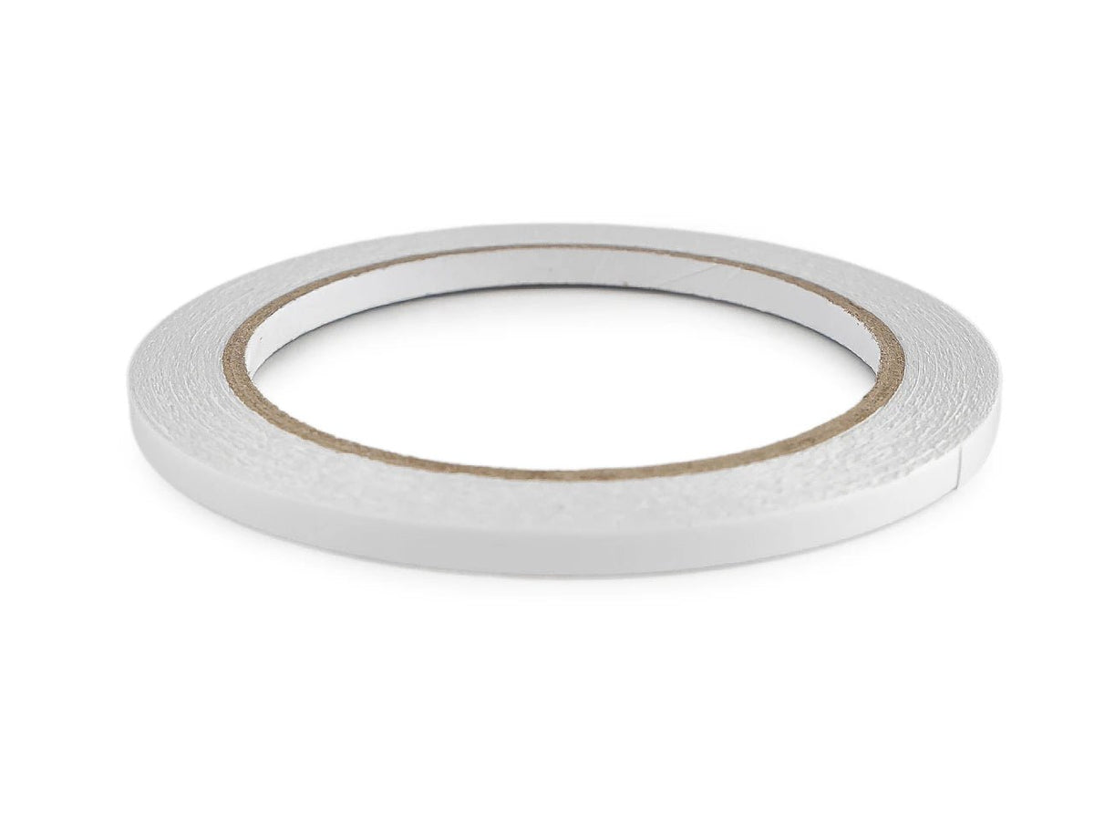 Abgebildet: doppelseitiges Klebeband für Stoff StyleLock – 5 mm – online erhältlich bei Šarlotes audumi